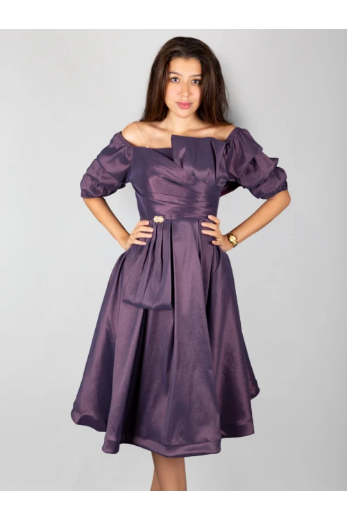 فستان سهره قصير بأكتاف مكشوفة