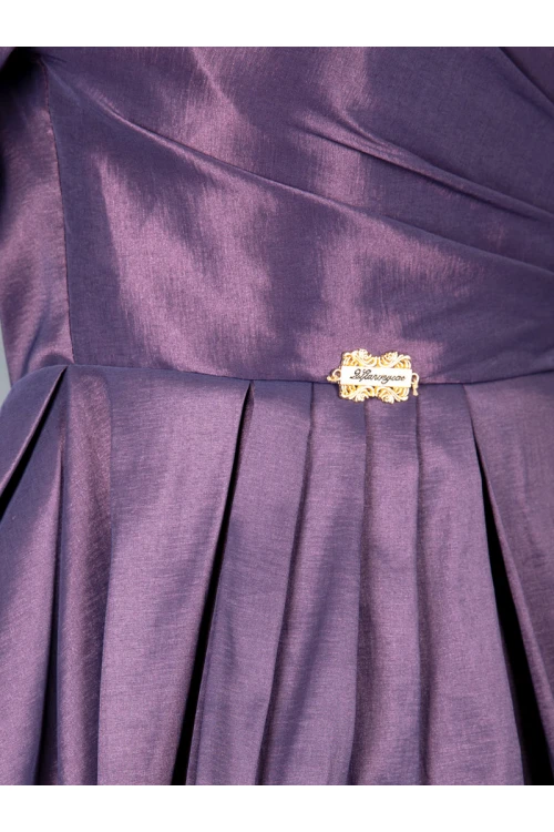 فستان سهره قصير بأكتاف مكشوفة