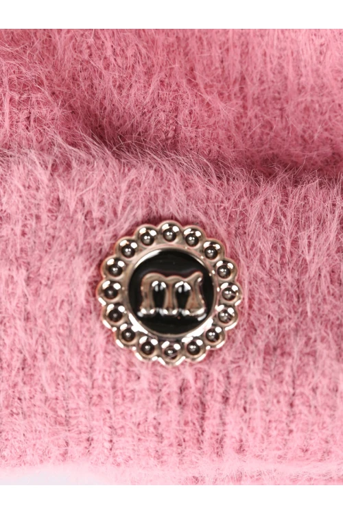 قبعة شتوية مزينة بكرة فرو