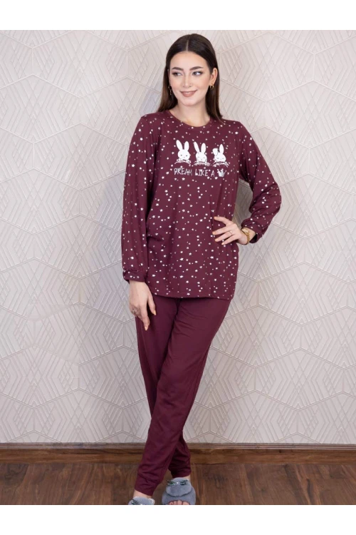بيجاما بنطلون سادة مع بلوزة بطبعات نجوم