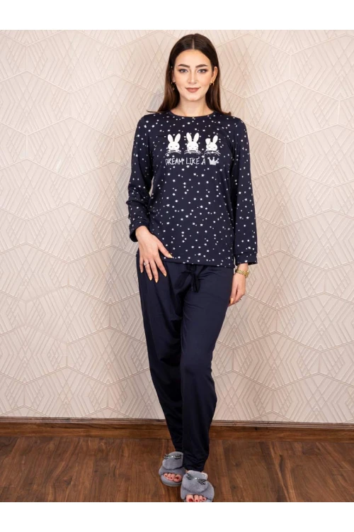 بيجاما بنطلون سادة مع بلوزة بطبعات نجوم