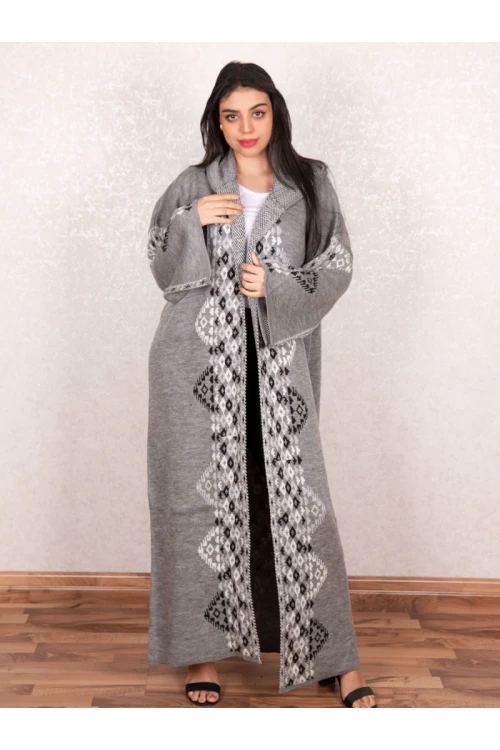 فرو شتوي مزخرف بطبعات مع قبعة