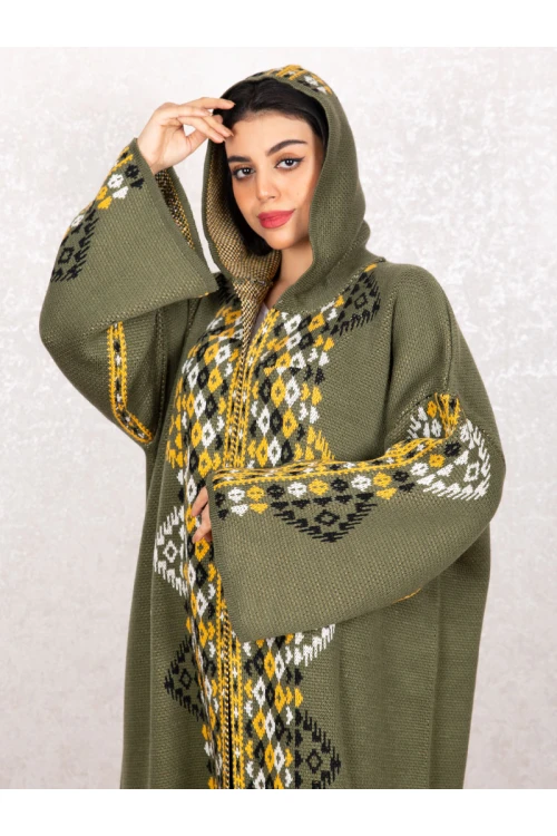 فرو شتوي مزخرف بطبعات مع قبعة