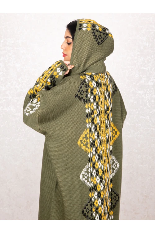 فرو شتوي مزخرف بطبعات مع قبعة