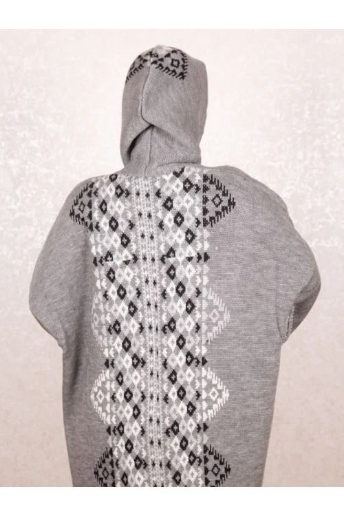 فرو شتوي مزخرف بطبعات مع قبعة