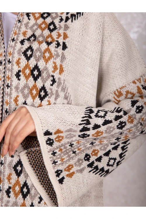 فرو شتوي مزخرف بطبعات مع قبعة