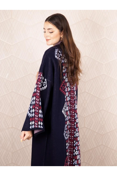 فرو شتوي مزخرف بطبعات مع قبعة