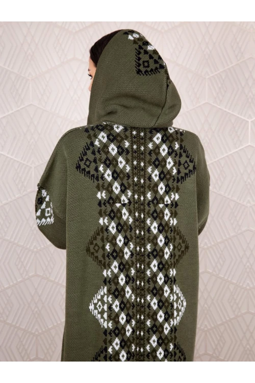 فرو شتوي مزخرف بطبعات مع قبعة