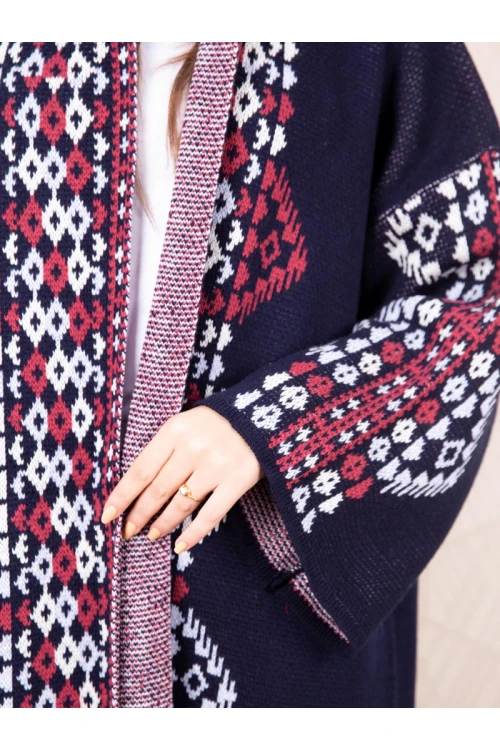 فرو شتوي مزخرف بطبعات مع قبعة