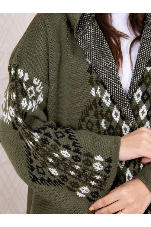 فرو شتوي مزخرف بطبعات مع قبعة