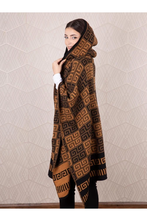 شال شتوي مزين بطبعات مع قبعة