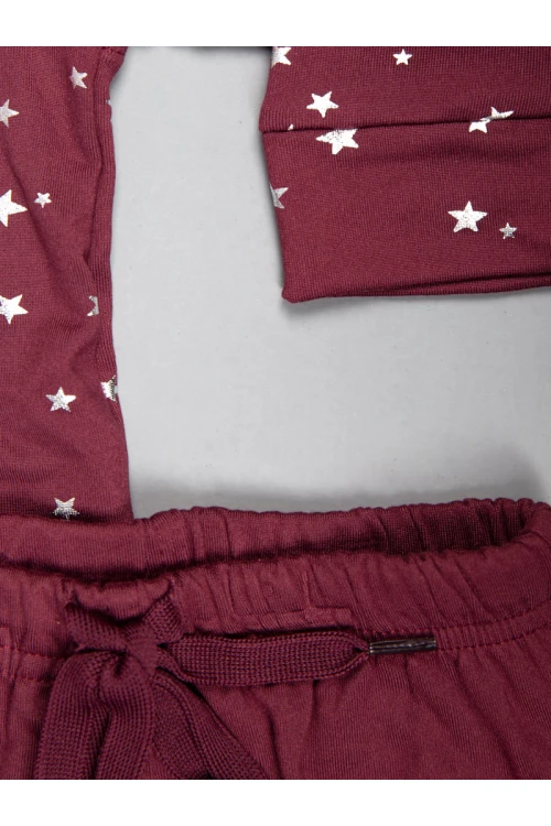 بيجاما شتوية مزينة بطبعات نجوم