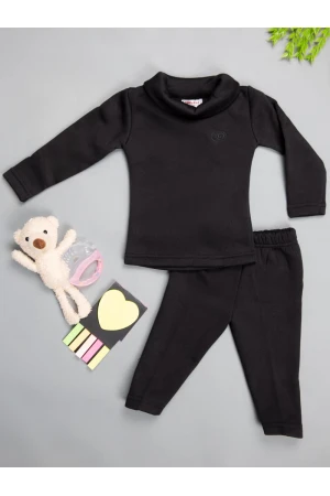 بيجاما شتوية مبطنة برقبة عالية