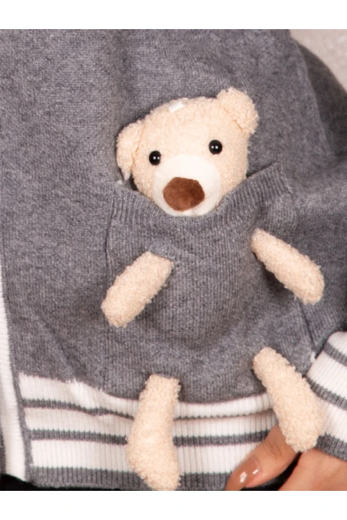 جاكيت شتوي مزين بتفاصيل دب و أزرار إغلاق