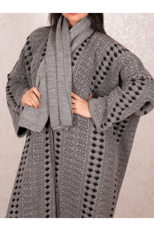 عباية شتوي بأكمام طويلة مع شال