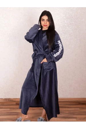 روب مخمل بطبعات و أكمام طويلة