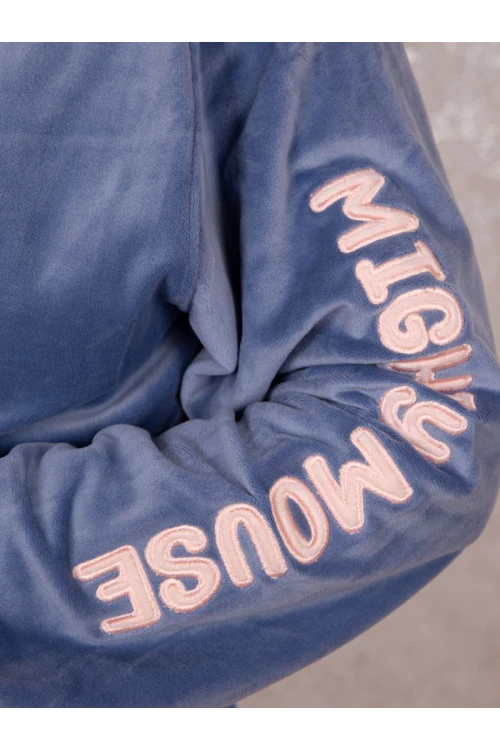 روب مخمل بطبعات و أكمام طويلة