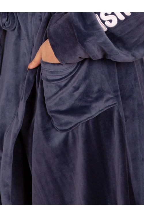 روب مخمل بطبعات و أكمام طويلة