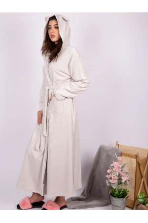 روب مخمل مع جيوب و قبعة مزين بطبعات كتابة