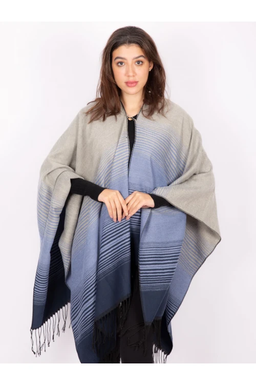 شال بقصة واسعة مخطط