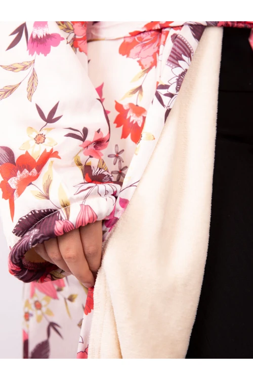 روب ساتان مبطن بالفرو مع حزام ربط