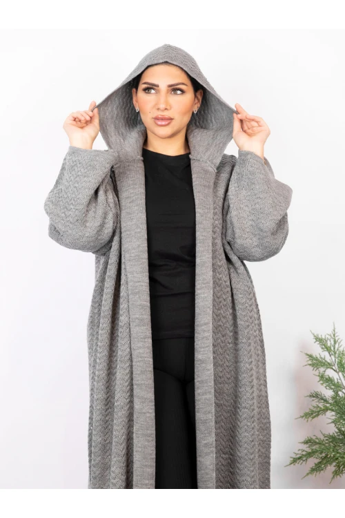 عباية شتوية بقبعة و أكمام طويلة