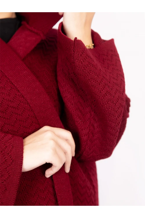 عباية شتوية بقبعة و أكمام طويلة