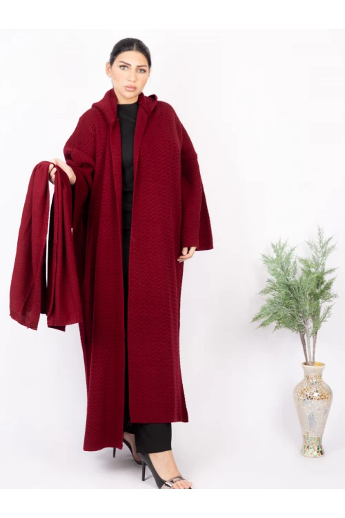 عباية شتوية بقبعة و أكمام طويلة