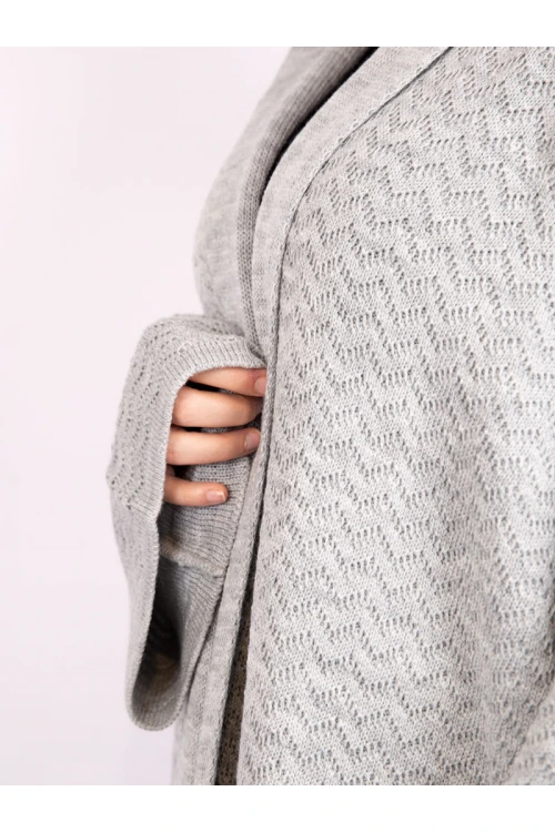 عباية شتوية بقبعة و أكمام طويلة