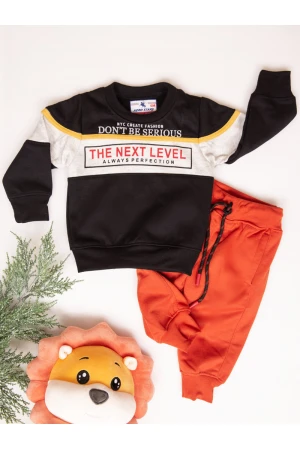 طقم مواليد شتوي بطبعات كتابة