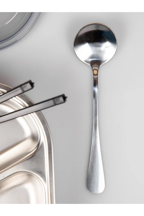 حافظة طعام بغطاء محكم مع أدوات طعام