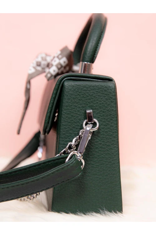 حقيبة مزينه بشريطة