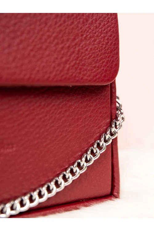 حقيبة مزينه بشريطة