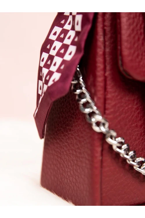 حقيبة مزينه بشريطة