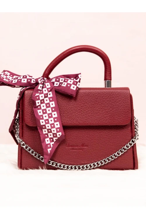 حقيبة مزينه بشريطة