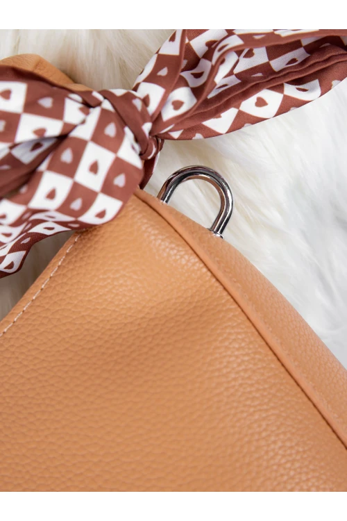 حقيبة بحمالات كتف مختلفة الطول