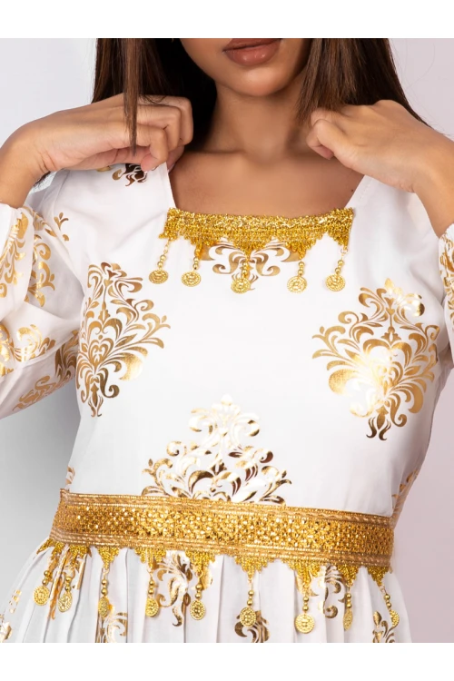 جلابيات يوم التأسيس بنقشات ذهبية