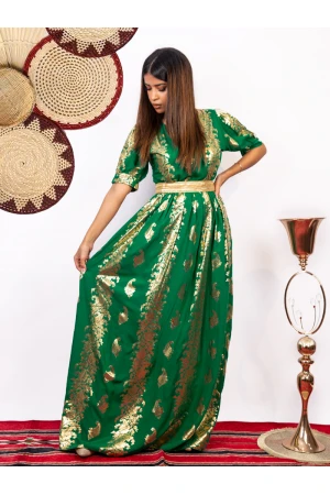 جلابيات يوم التأسيس بقصة أكمام قصيرة ونقشات ذهبية