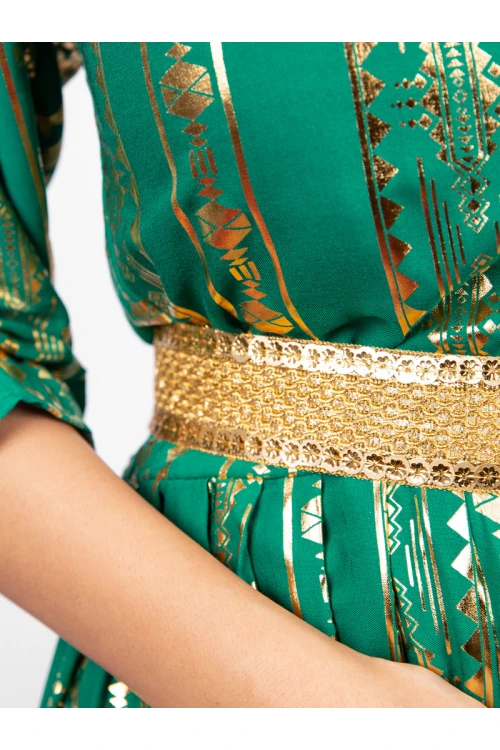 فستان يوم التأسيس منسدل الأكتاف وبحزام للخصر