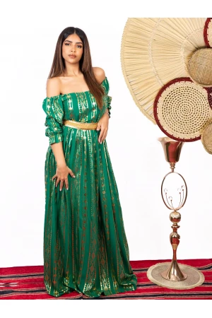 فستان يوم التأسيس منسدل الأكتاف وبحزام للخصر