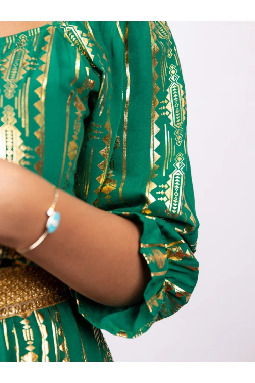 فستان يوم التأسيس منسدل الأكتاف وبحزام للخصر