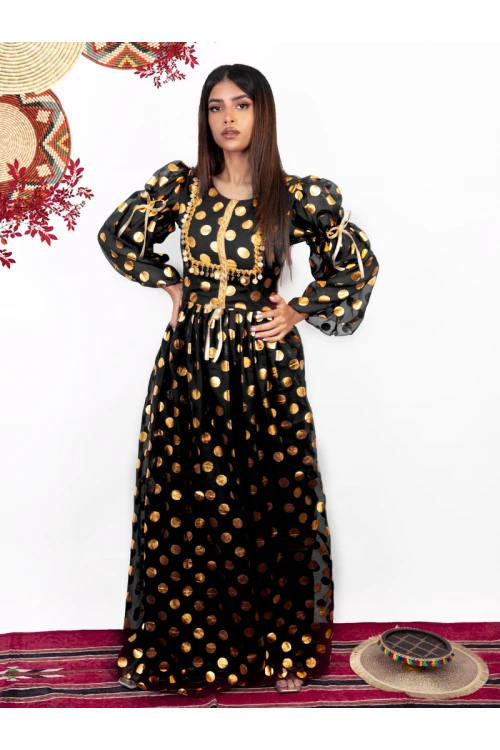 جلابية يوم التأسيس مزمومة الخصر بطبعات ذهبية