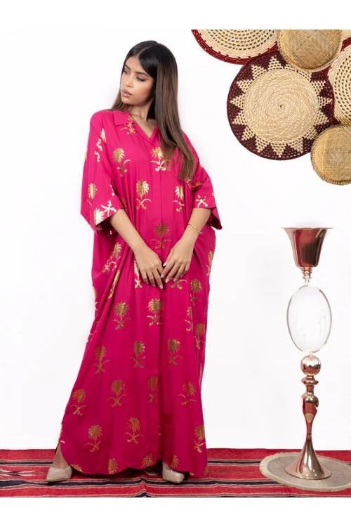 جلابية بقصة البشت مزينه بطبعة سفيين ونخلة