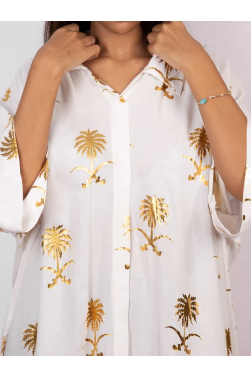 جلابية بقصة البشت مزينه بطبعة سفيين ونخلة