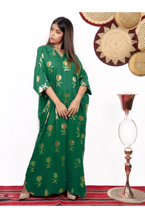 جلابية بقصة البشت مزينه بطبعة سفيين ونخلة