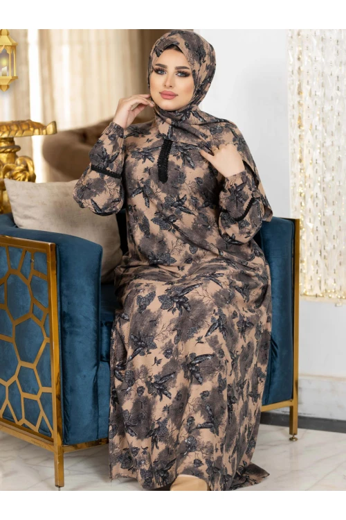 شرشف صلاة مشجر يتميز بسحاب مع طرحة