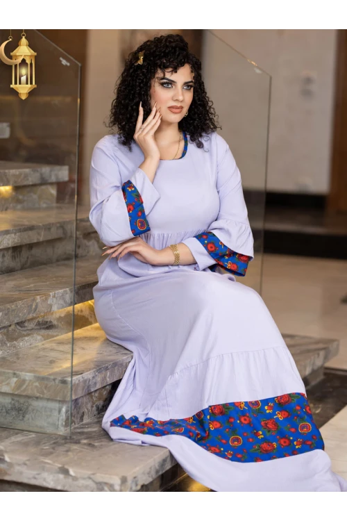 جلابية رمضانية بأكمام طويلة واطراف مزينة بالزهور