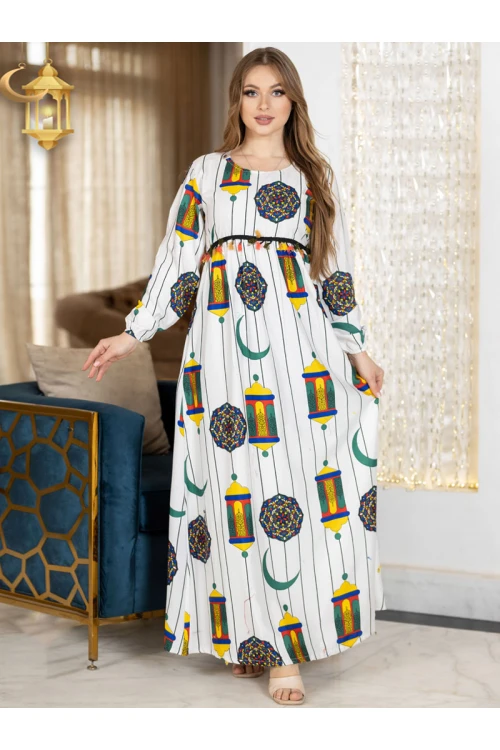 جلابية رمضانية نسائية تتميز بأكمام  طويلة مزينة برسومات رمضانية