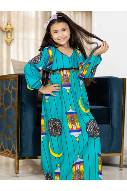 جلابية رمضانية بناتي تتميز بأكمام  طويلة مزينة برسومات رمضانية