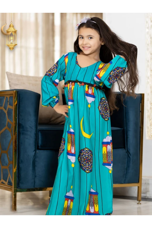 جلابية رمضانية بناتي تتميز بأكمام  طويلة مزينة برسومات رمضانية